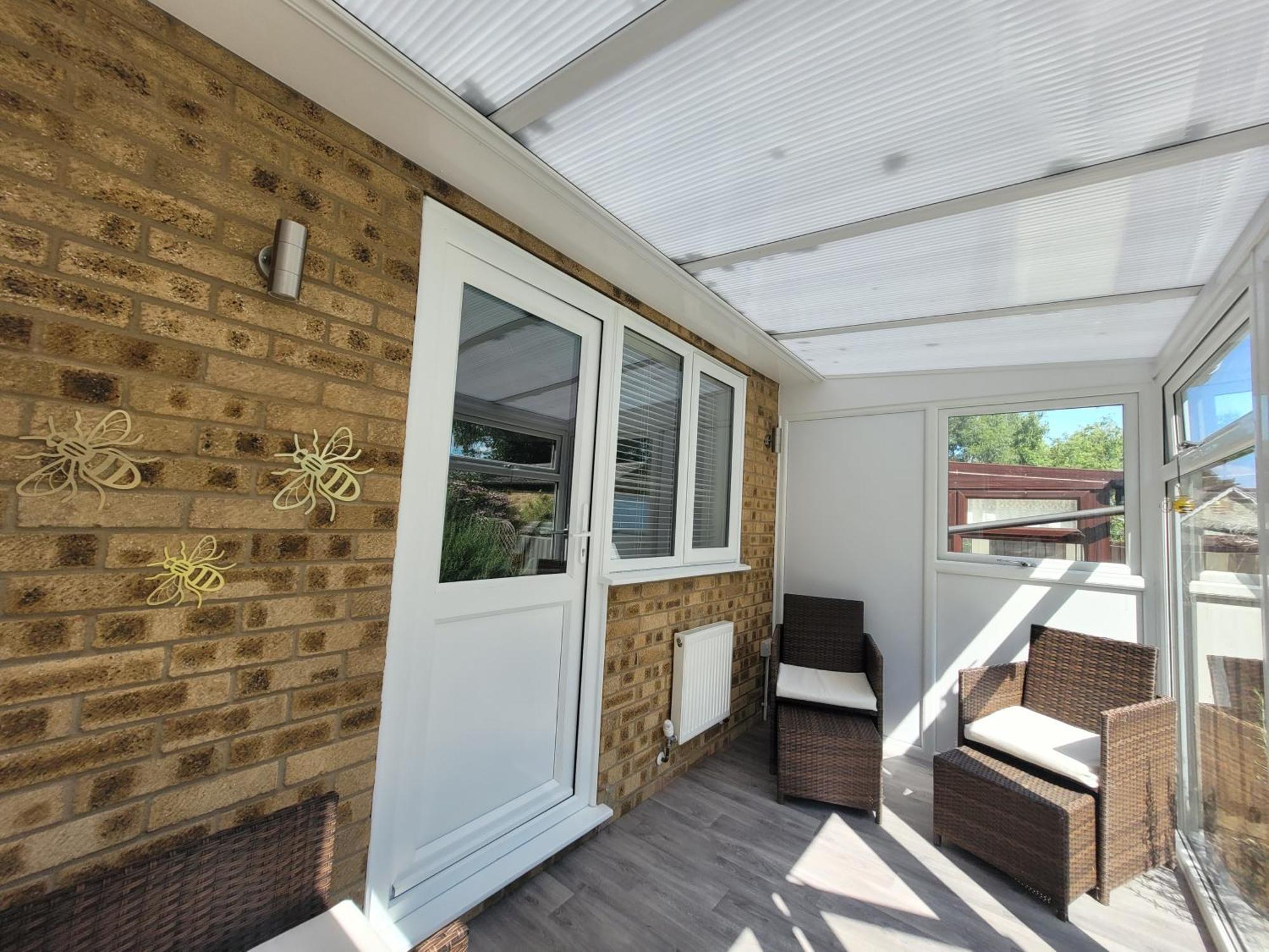 Bumblebee Bungalow - With Separate Office And Gaming Space By Catchpole Stays Колчестър Екстериор снимка
