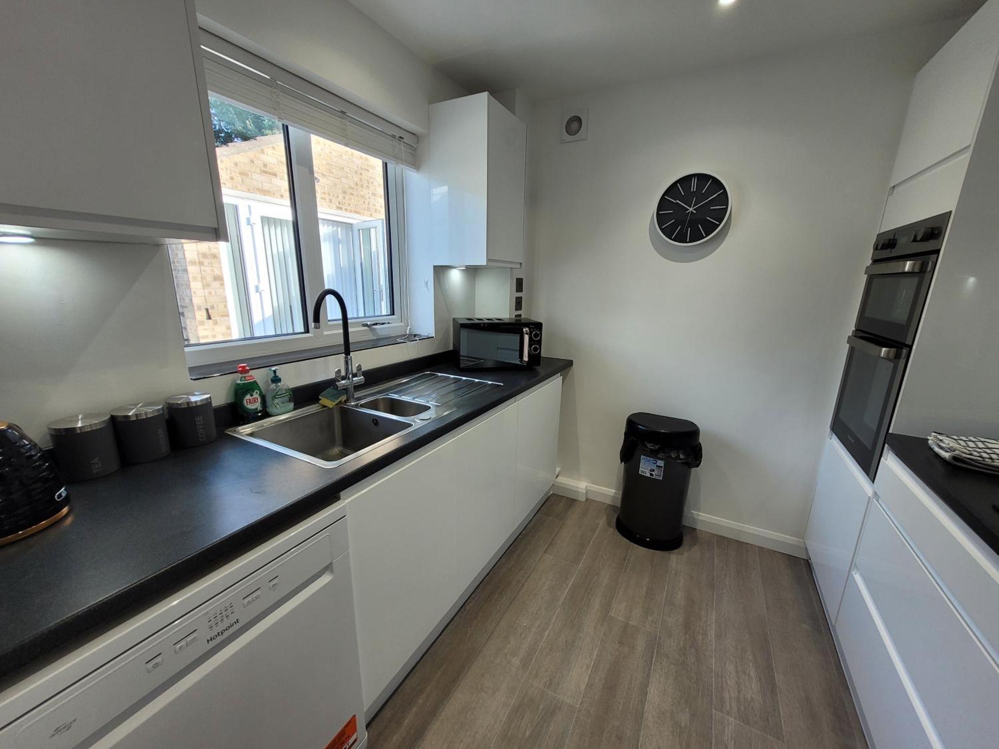 Bumblebee Bungalow - With Separate Office And Gaming Space By Catchpole Stays Колчестър Екстериор снимка
